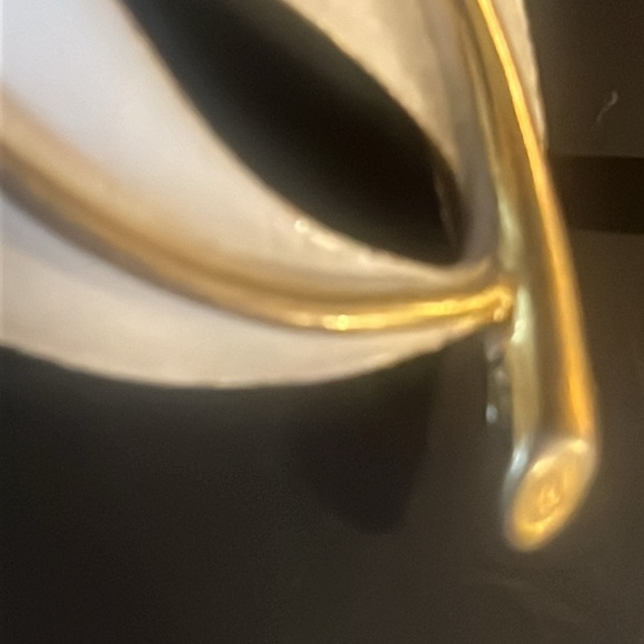 1965 Sarah Coventry White and Gold Pearlized Leaves Brooch Pin - Picture 8 of 8